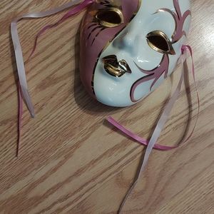 MARDI GRAS NEW ORLEANS CERAMIC MASK "SALLY SIGNED" MAUVE PINK & GOLD 7"